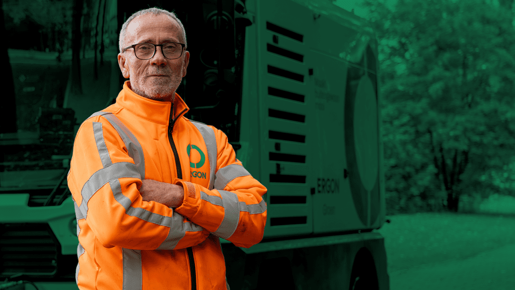 Een grafisch bewerkte videothumbnail van de video Ergon Groen voor werkzoekenden. Op deze thumbnail is het portret van een collega te zien.