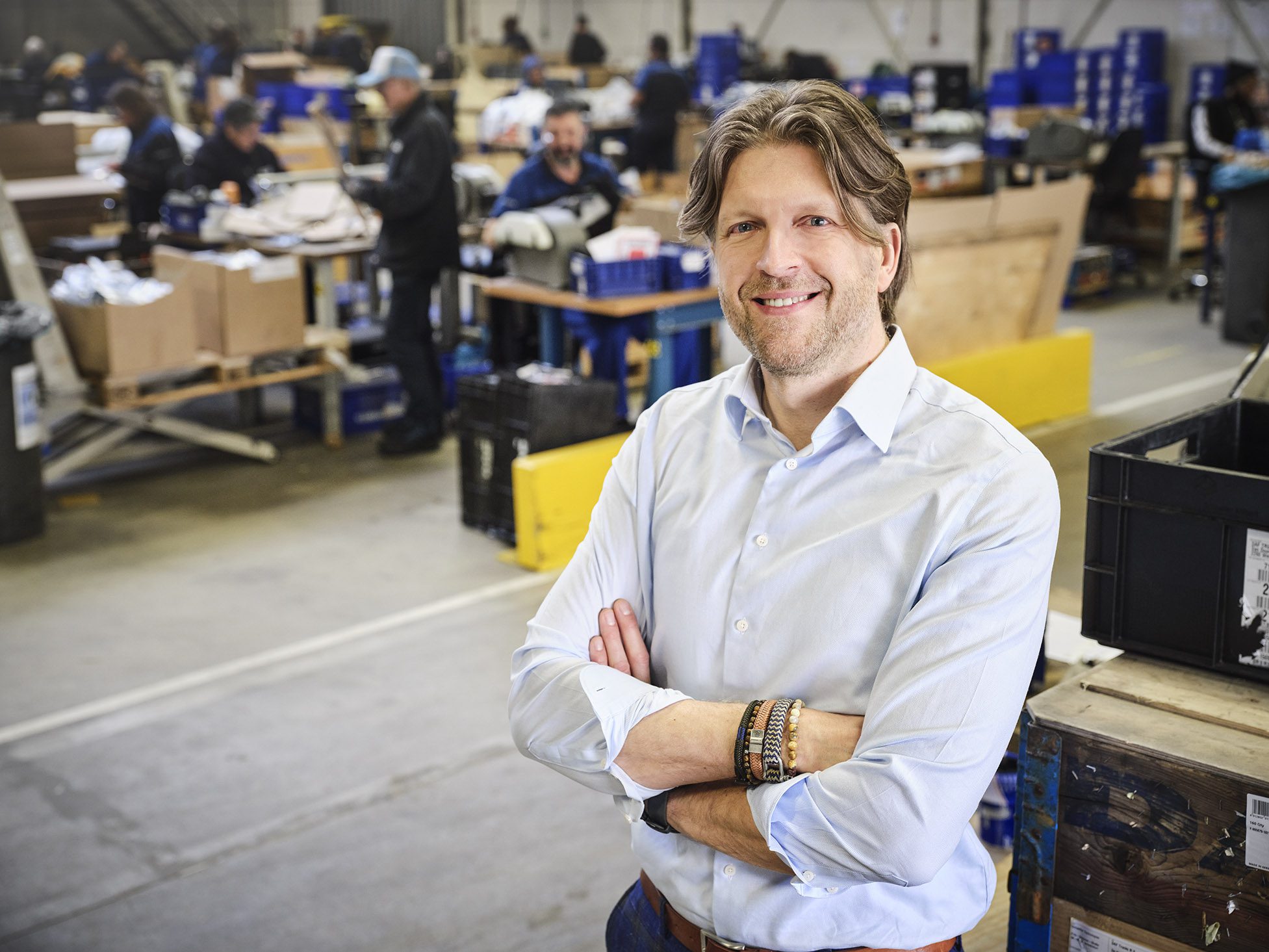 Directeur Werken & Leren Stef Visser poseert bij Ergon op Productie Acht.